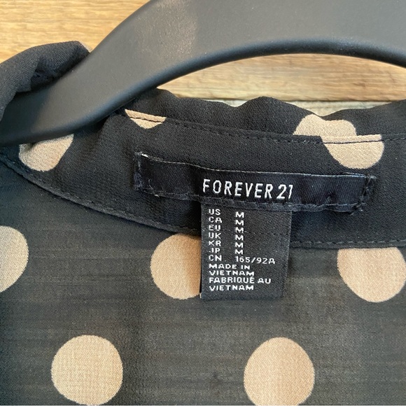💝3/$20 Forever 21 Polka Dot Button-Down Shirt - Picture 12 of 12